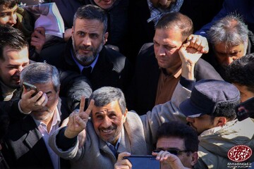 حضور دکتر احمدی‌نژاد در راهپیمایی باشکوه یوم‌الله ۲۲ بهمن