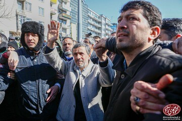 حضور دکتر احمدی‌نژاد در راهپیمایی باشکوه یوم‌الله ۲۲ بهمن