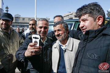 حضور دکتر احمدی‌نژاد در راهپیمایی باشکوه یوم‌الله ۲۲ بهمن