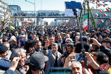 حضور دکتر احمدی‌نژاد در راهپیمایی باشکوه یوم‌الله ۲۲ بهمن