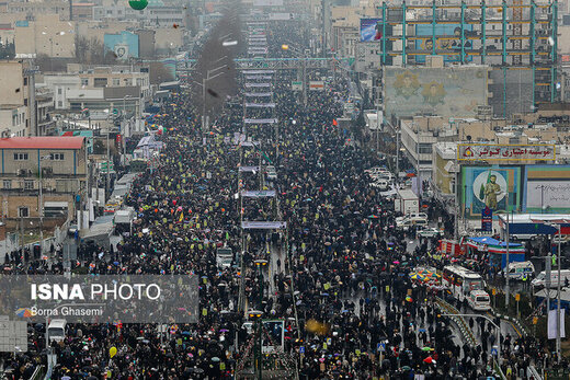 آغاز مراسم راهپیمایی ۲۲ بهمن در سراسر کشور /۶ هزار خبرنگار مراسم را پوشش می دهند /روحانی سخنران ویژه مراسم