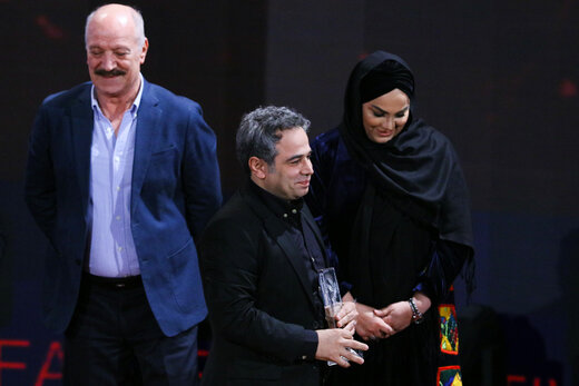 انتقاد سعید راد از غایبان اختتامیه جشنواره فیلم فجر: قهر یعنی چی؟ چرا نمی‌آیید جایزه‌تان را بگیرید؟