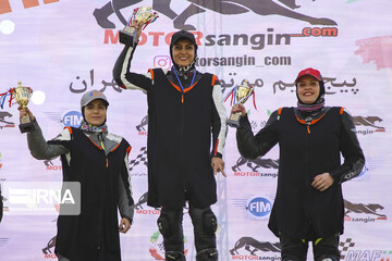 مسابقات موتور سواری بانوان