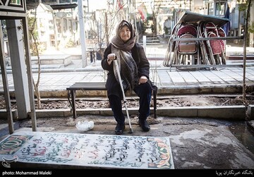 روز مادر؛ مادران در کنار شهدا