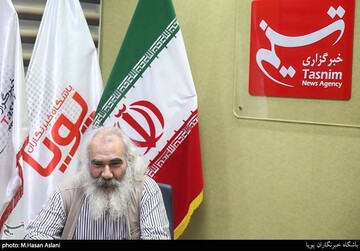 یوسفعلی میرشکاک: با خواندن شاهنامه ایرانی می‌مانیم