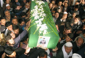 پیکر مطهر شهید مدافع حرم «رضایی» در کاشان تشییع شد
