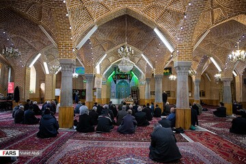 روزنامه جمهوری اسلامی: در بازگشایی مساجد عجله نکنید؛نماز را در خانه هم می شود خواند؛ معنویت از راه دور هم کسب می شود