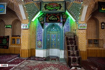 کیهان:  چرا بازارها و بوستانها باز است و مساجد و حرم‌های مطهر تعطیلند؟/ آنها را باز کنید ،مردم منتظرند