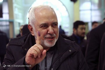 حضورچهره های سیاسی پای صندوق رای