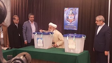 واکنش متفاوت آیت الله جنتی به تحریم شدنش: آمریکا خر است/بر پیشانی ترامپ مُهر خریت بزنند /یعنی دیگر نمی‌توانیم برای جشن‌ کریسمس به آمریکا برویم؟