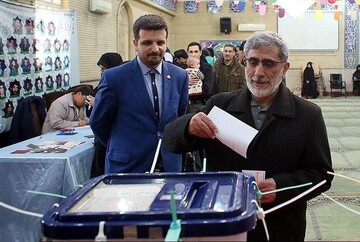 حضور شخصیت ها و مقامات کشور در پای صندوق رای