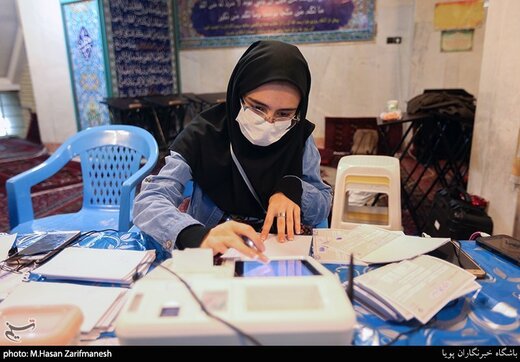 درج نام قالیباف و آقاتهرانی بر روی برگههای رأی+عکس درج نام قالیباف و آقاتهرانی بر روی برگههای رأی+عکس