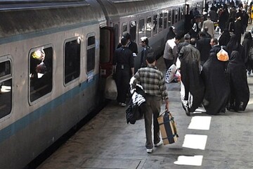 ضدعفونی کردن قطارهای مسافربری علیه کرونا