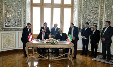 سند همکاری‌های فرهنگی و هنری ایران و اتریش در تهران امضا شد

