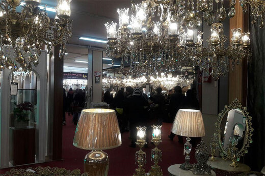 ببینید | لحظه وقوع زلزله 5.7 ریشتری آذربایجان غربی در یک لوستر فروشی