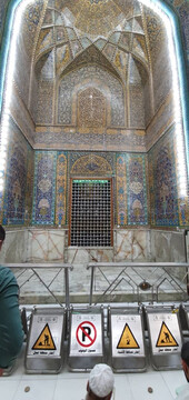 درهای حرم امام علی (ع) بسته شد