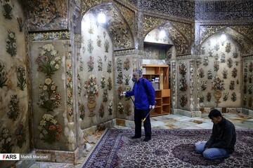 ضدعفونی کردن حرم حضرت فاطمه معصومه(س)
