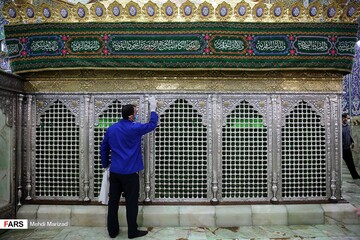 ضدعفونی کردن حرم حضرت فاطمه معصومه(س)