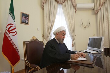 الرئيس روحاني يعزي بوفاة والدة الشهيدين "فهميده"