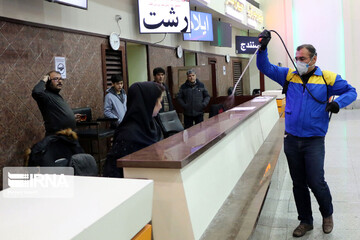انجام تست کرونا و ضدعفونی در پایانه مسافربری تبریز