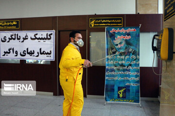 انجام تست کرونا و ضدعفونی در پایانه مسافربری تبریز