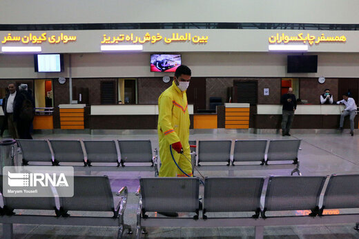 انجام تست کرونا و ضدعفونی در پایانه مسافربری تبریز