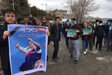 عکس | حضور پررنگ مردم اشنویه در مراسم تشییع و تدفین سیامند رحمان