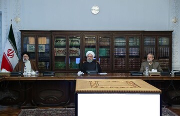 کرونا بین روحانی، لاریجانی و رئیسی فاصله انداخت /دو عکس مقایسه‌ای از جلسات قبلی و امروز شورای عالی هماهنگی اقتصادی