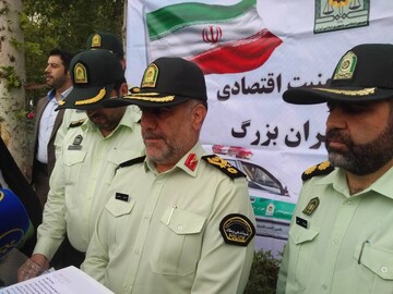 کشف ۴۶ میلیون دستکش از چهار انبار در جنوب تهران
