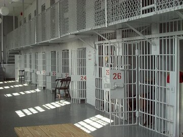 دادستان: کرونا، ورودی زندان های همدان را کاهش داده است