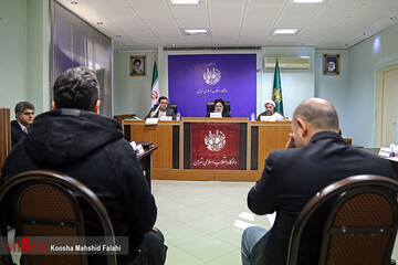 تصاویر | متهم احتکار لاستیک پای میز محاکمه!