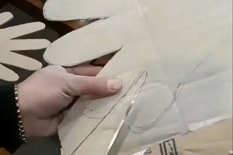 ساخت دستکش پلاستیکی