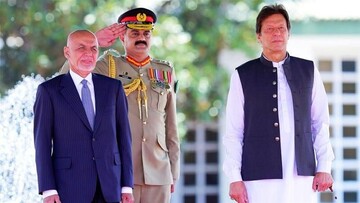 عمران خان از اشرف غنی حمایت کرد