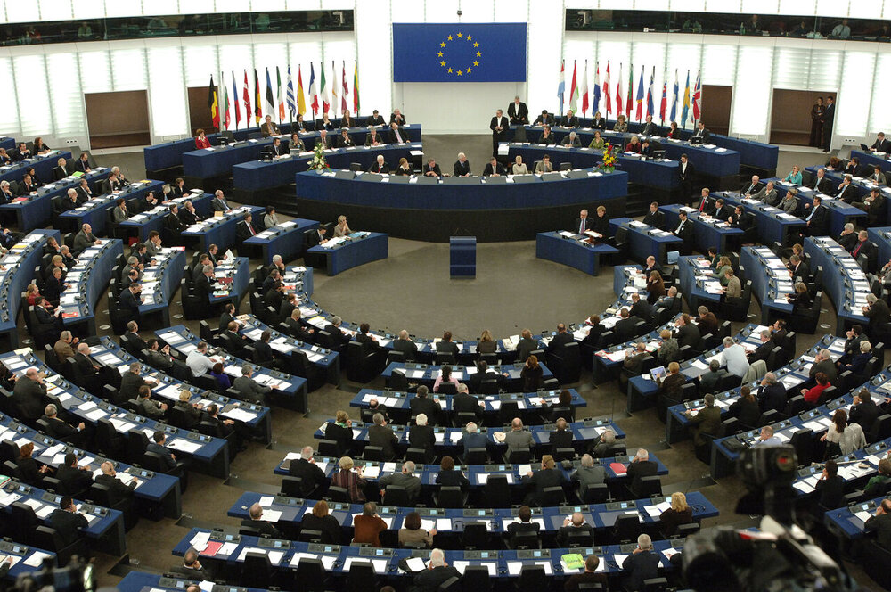 مجلسی: اروپا برنامه‌هایی علیه ایران دارد/ تندروها به آرزوی خود رسیدند/دام روسی ایران را گرفتار کرد
