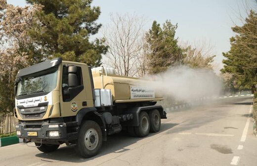 رونمایی از خودروهای جدید ضدعفونی کننده و رفع آلودگی نزاجا با حضور فرمانده نیروی زمینی ارتش