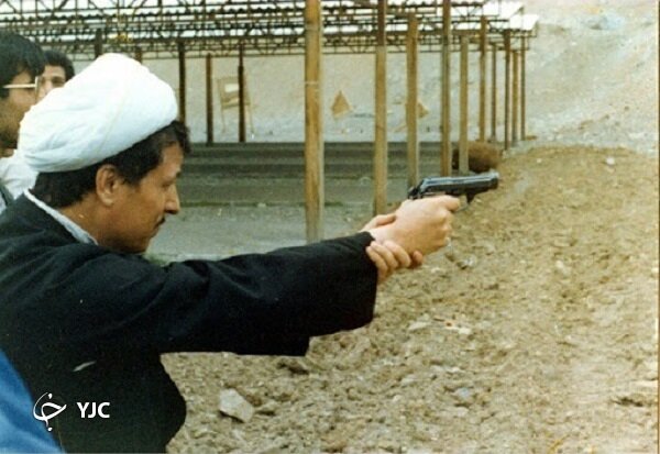 گام بلند ایران در ساخت اسلحه‌های پلمیری با اسلحه کمری رعد + تصاویر