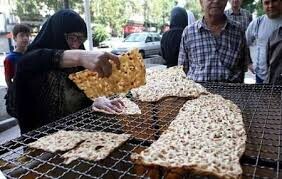  لزوم کاهش تراکم جمعیتی در نانوایی‌های ایلام