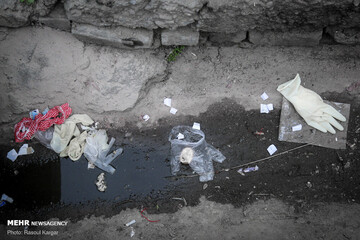 دستکش و ماسک آلوده