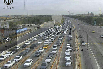 عکس |  تصویر دلهره آور از مردمی که کرونا را جدی نگرفتند:ترافیک سنگین عوارضی اتوبان تهران - قم !