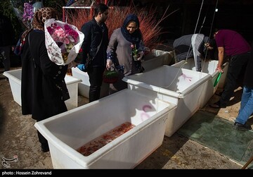 شلوغی بازار گل در روزهای کرونایی