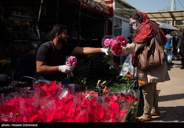 شلوغی بازار گل در روزهای کرونایی