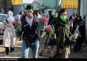 شلوغی بازار گل در روزهای کرونایی