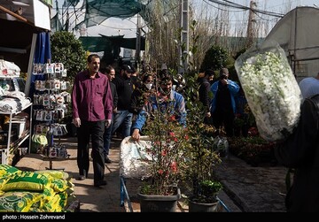 شلوغی بازار گل در روزهای کرونایی