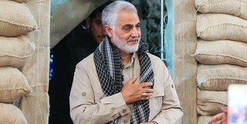پلاکی که سردار سلیمانی در سوریه به دخترش داد /گفتید آخر با من شهید می‌شوی اما...