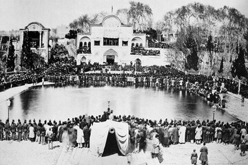 ببینید | جشن نوروز در میدان ارگ تهران با حضور ناصرالدین‌شاه 