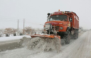 عملیات راهداری زمستانی در ۲۸۶ کیلومتر از راههای استحفاظی استان  