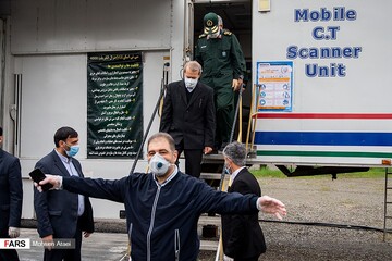بازدید علی لاریجانی از بیمارستان صحرایی سپاه