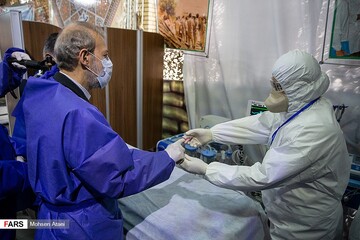 بازدید علی لاریجانی از بیمارستان صحرایی سپاه