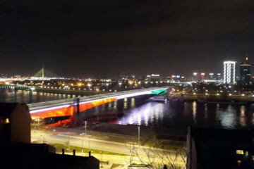 عکس | پایتخت صربستان با پرچم ایران نورپردازی شد