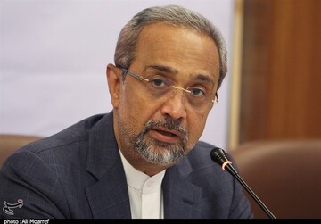 تفسیر نهاوندیان از پیام خاطرات جهانگیری درباره مناظره‌های 96 و 1400 در کتاب در اندیشه ایران / تاریخ اقتصادی ایران «تاریخ اشتباهات مکرر» است